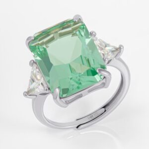 Серебряное кольцо с фианитом