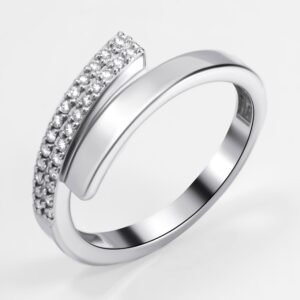 Серебряное кольцо с фианитами
