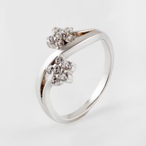 Серебряное кольцо с фианитами